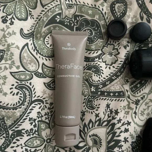 Therabody Black and Gold face device. Comes with original box. - Picture 3 of 7